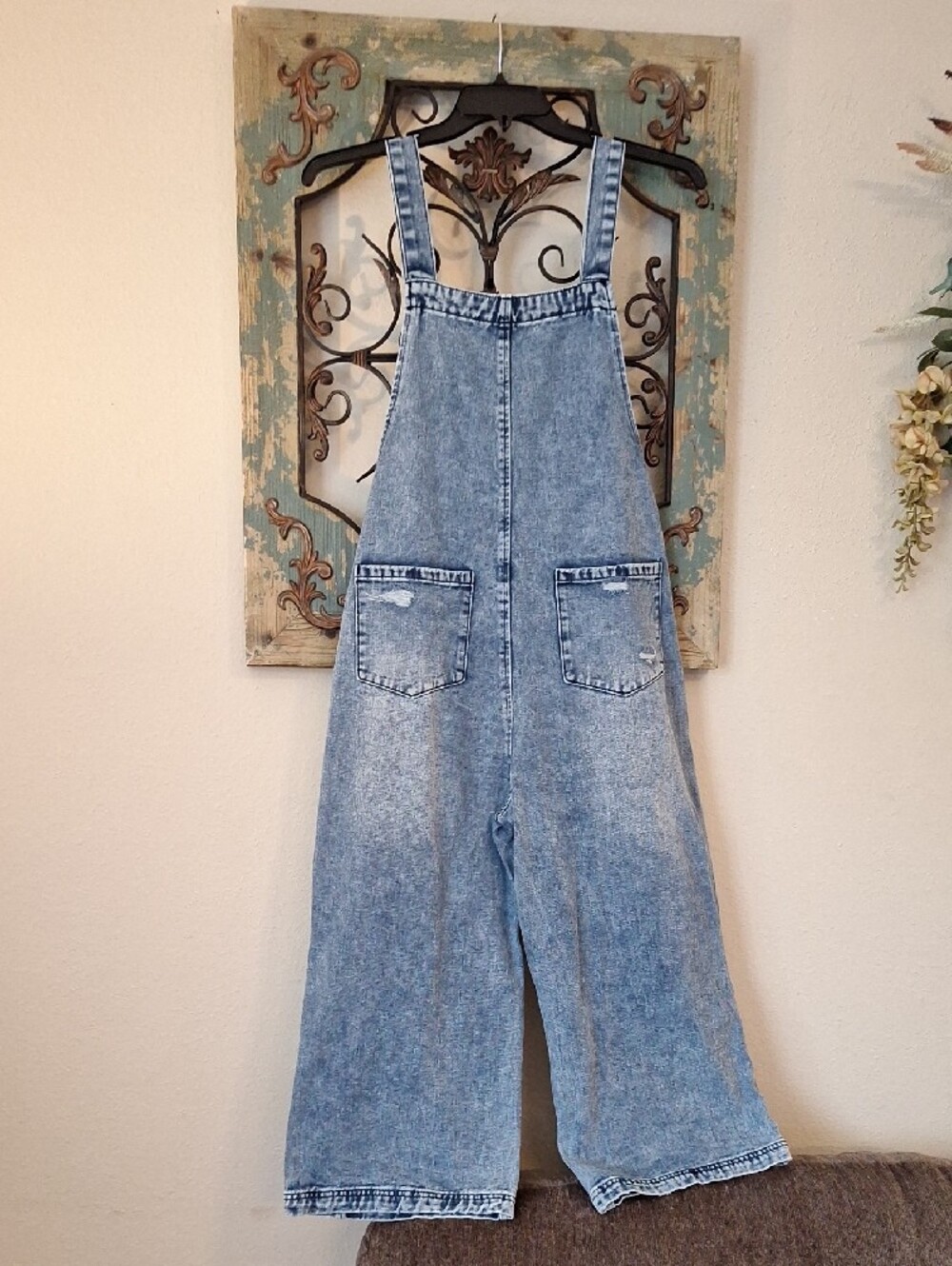 Light Blue Distressed Denim Women’s Overalls. Size Medium - Picture 11 of 13
